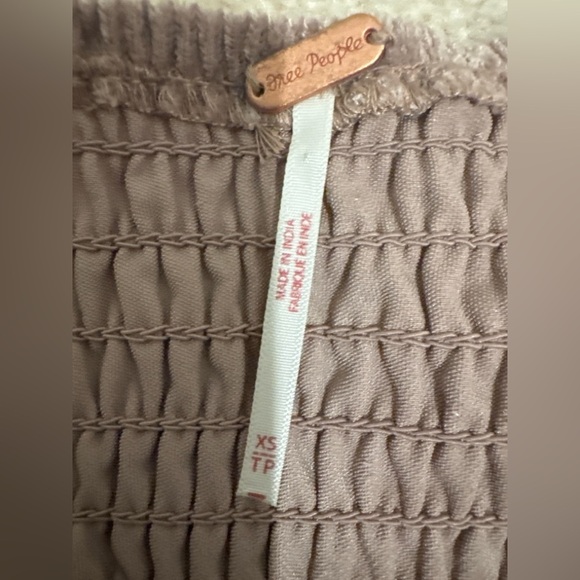 ✨ Free People Farrier Velvet Mini Dress ✨
Size XS – New - Picture 2 of 8